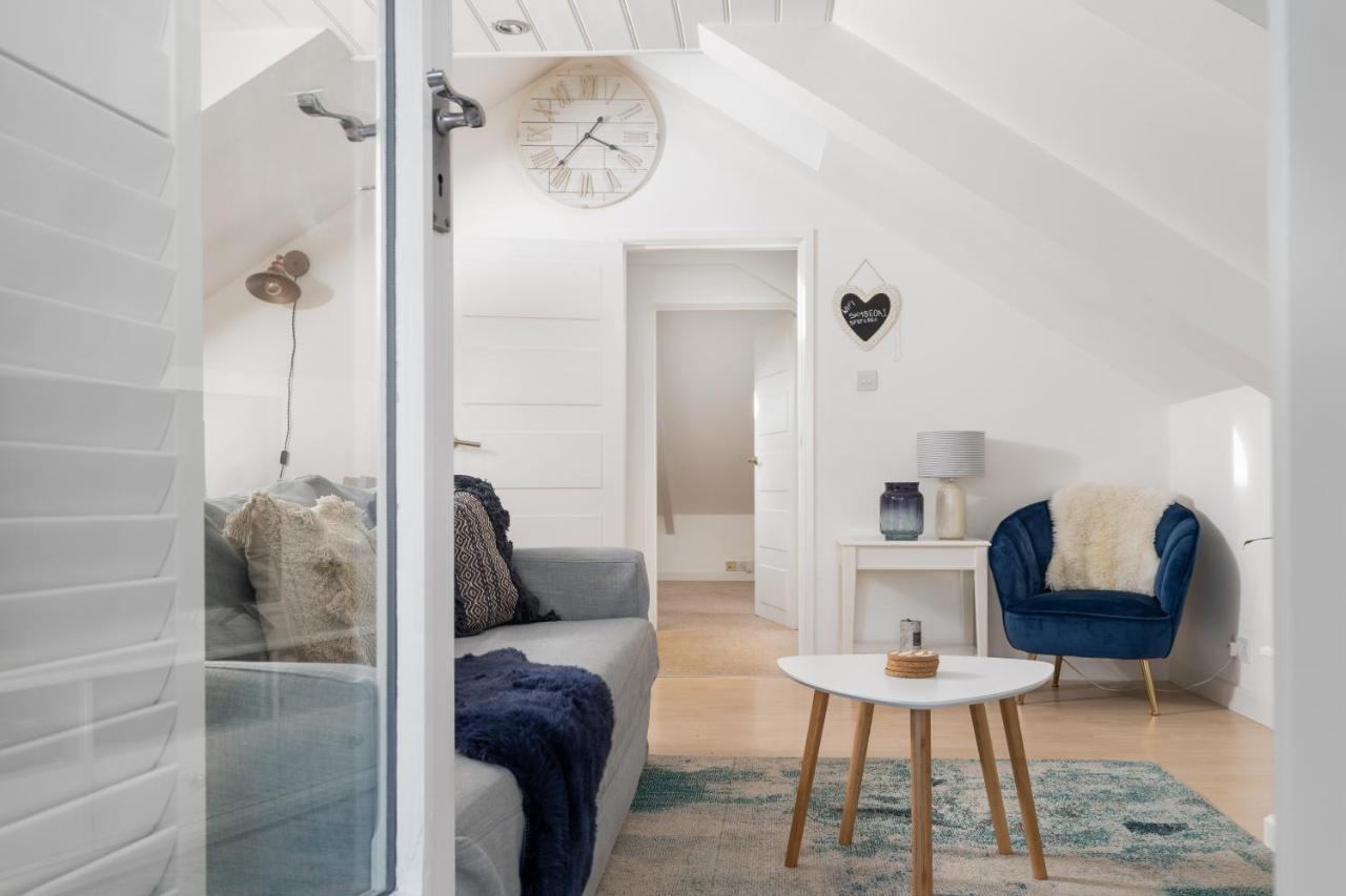 Stunning Views Over Mounts Bay With Balcony *