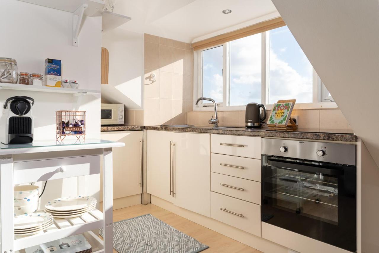 Stunning Views Over Mounts Bay With Balcony *